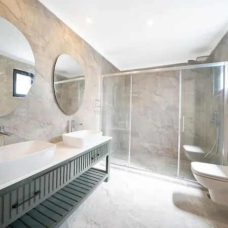 فيلة Sleeps 4 Modern And Luxurios Awz 271